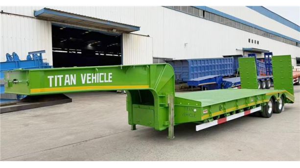 Semi Remorque Surbaissée À 2 Essieux Sera Envoyée En Rd Congo