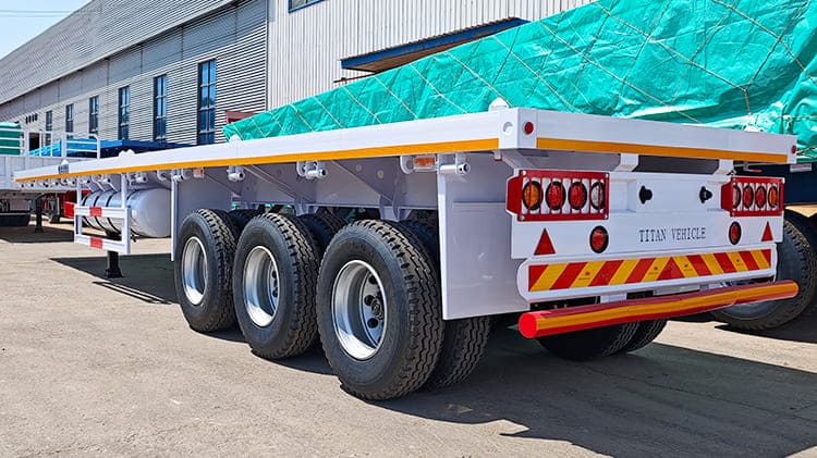 Remorque plateau 3 essieux de 12,2 m à vendre