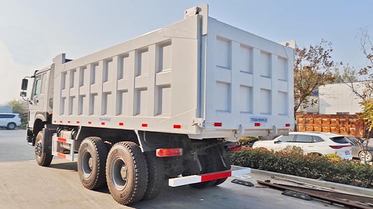 Camions bennes Sinotruk Howo d'occasion à vendre