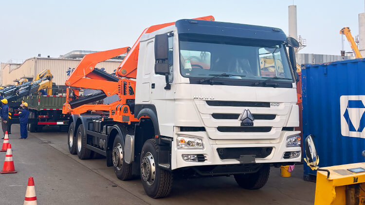 Camion Porte-Conteneur avec Grue à Vendre en Cameroun