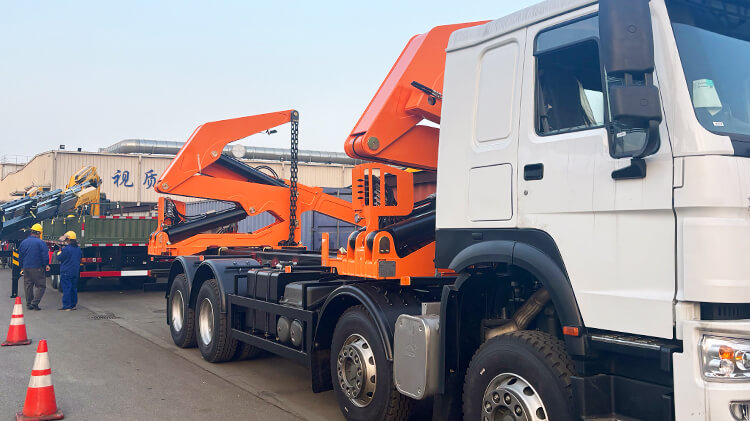 Camion Porte-Conteneur avec Grue à Vendre en Cameroun