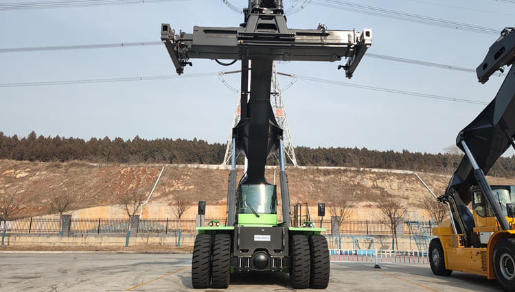 Gerbeur XCMG XCS4531K Reach Stacker à Vendre au Sénégal